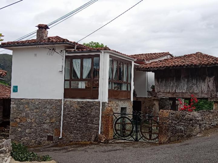 Casa La Cruz A 2Km De Onís Εξωτερικό φωτογραφία